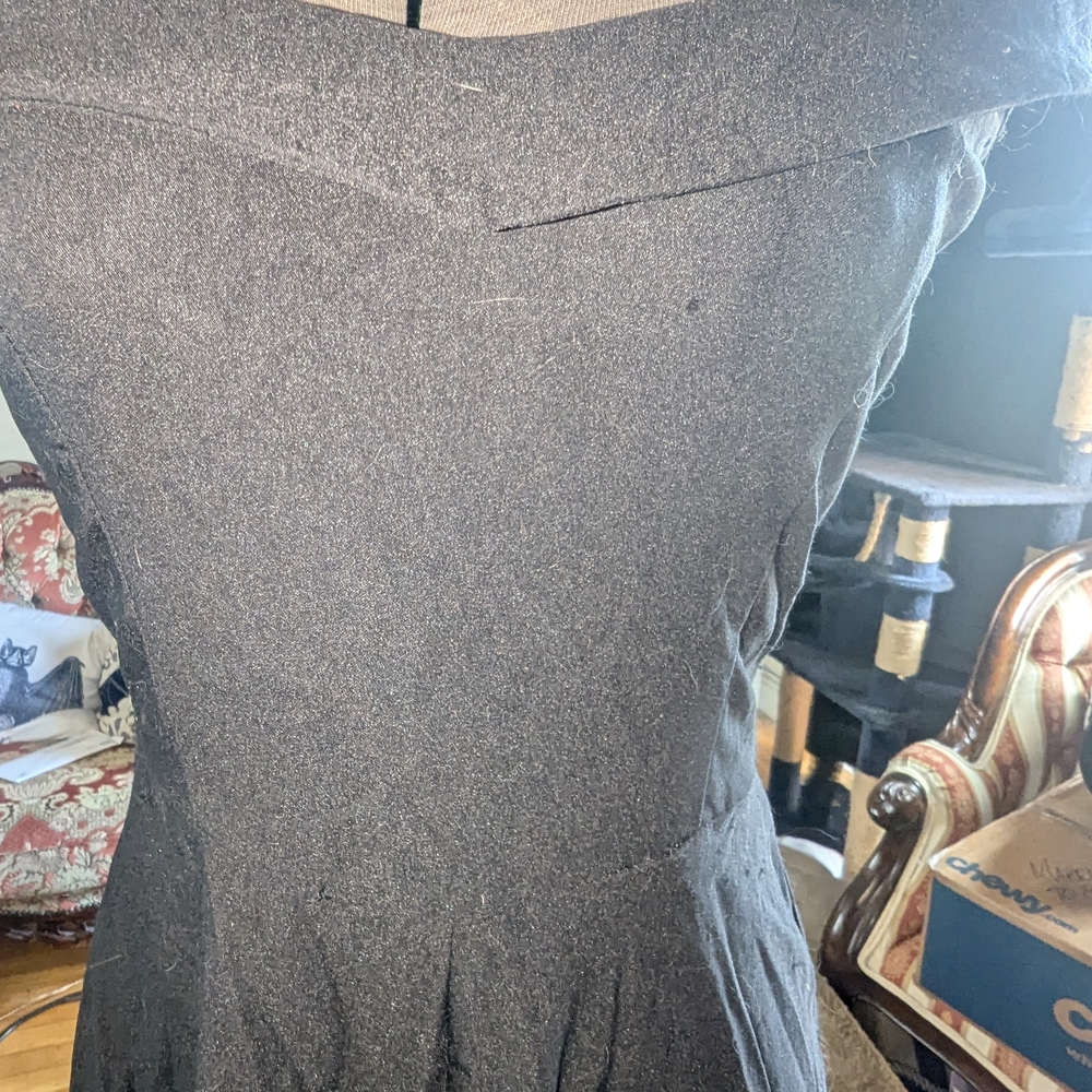 MUXXN 1950s Vintage Style Elegant Black Off-Shoulder Dress Gothabilly - Picture 3 of 8